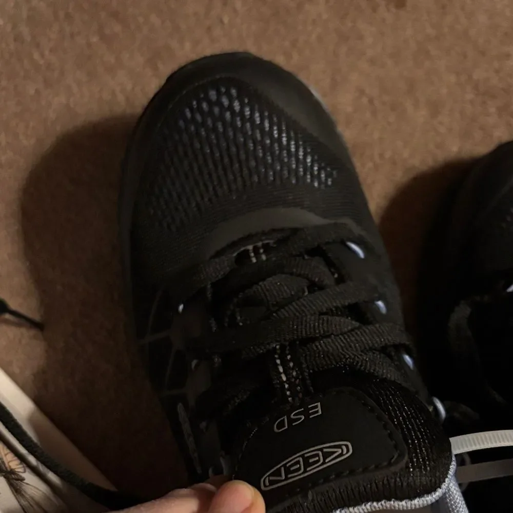 Like 🆕 without tags Keen Black and Blue Utility Sneakers